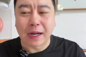 费城全城掀起“勒布朗狂热”！费城人吉祥物模仿抛媚粉暴扣